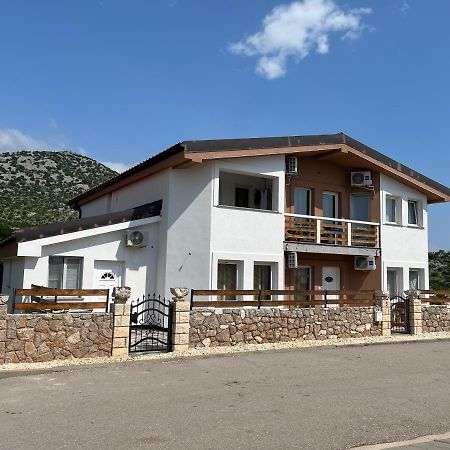 Apartments Japuncic Karlobag Exterior foto