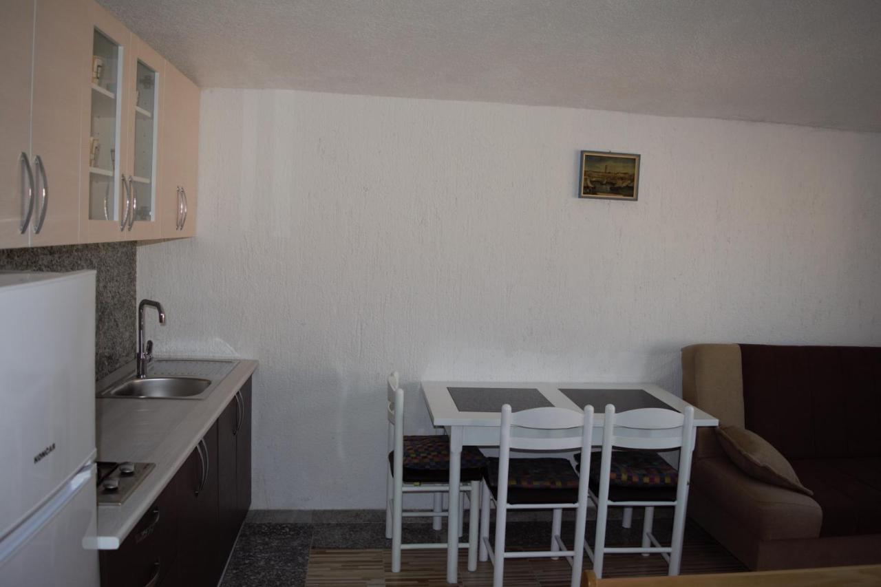 Apartments Japuncic Karlobag Exterior foto
