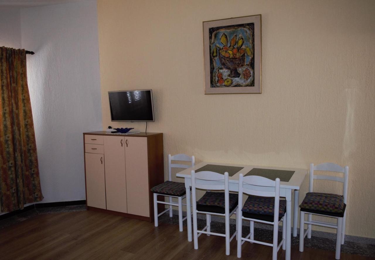 Apartments Japuncic Karlobag Exterior foto