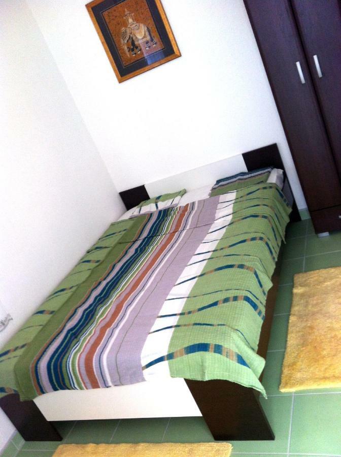 Apartments Japuncic Karlobag Exterior foto